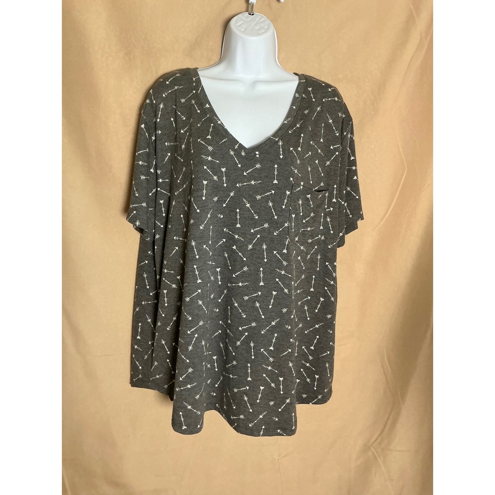 Loanna Arrow Print V-Neck T-Shirt Womens 3X Gray NWT Short Sleeve Pocket Tee